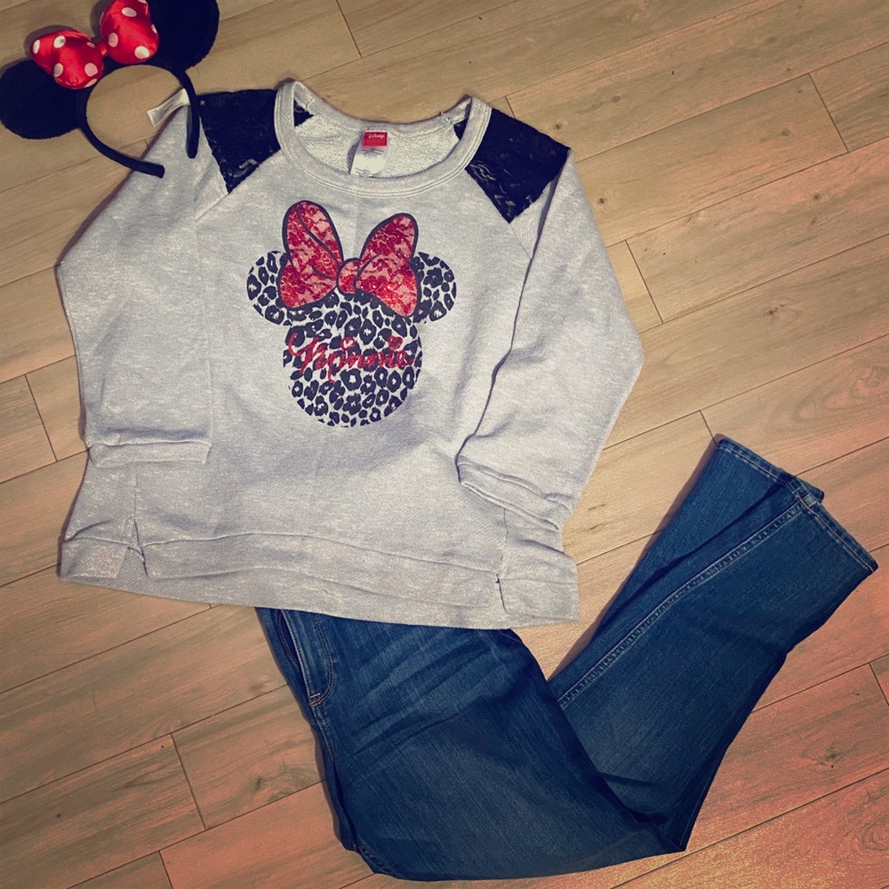 Minnie sweater top
